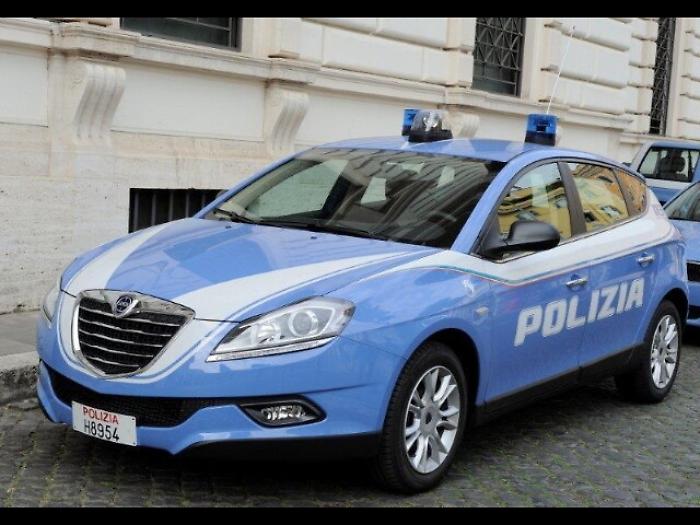 Donna accoltellata non pi&ugrave; pericolo vita