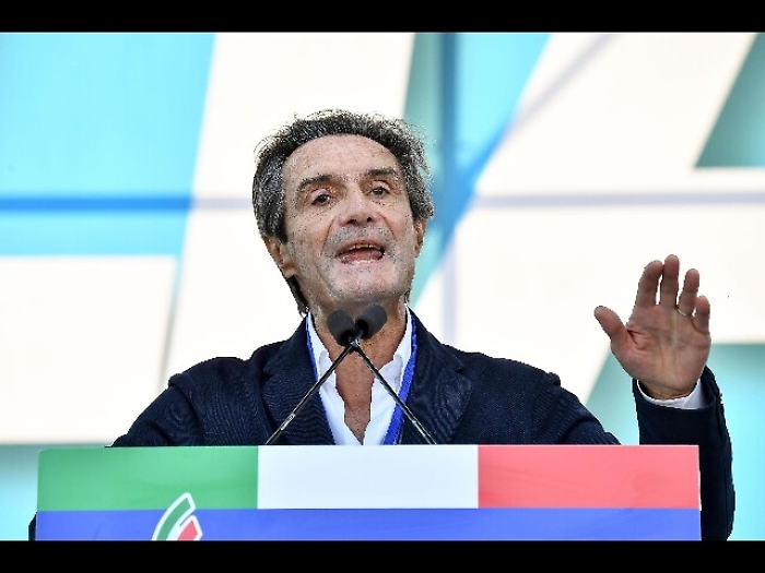 Prorogata l'inchiesta su Fontana