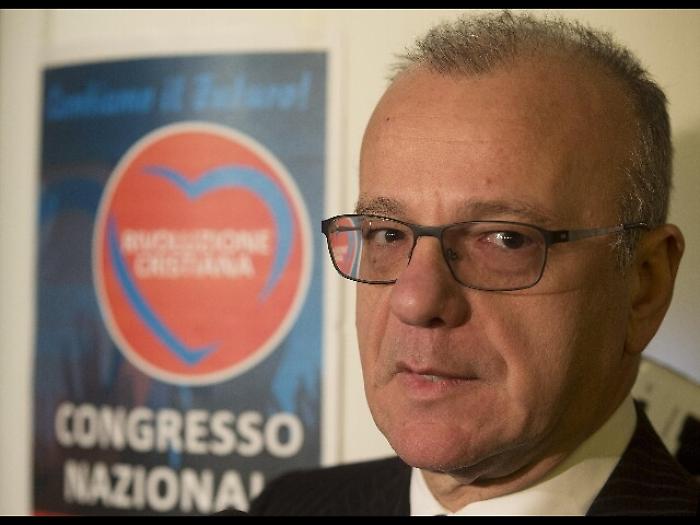 Due proiettili a Gianfranco Rotondi