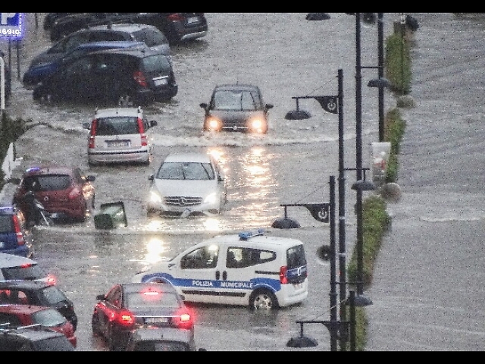 C.mare Stabia inondata da liquami