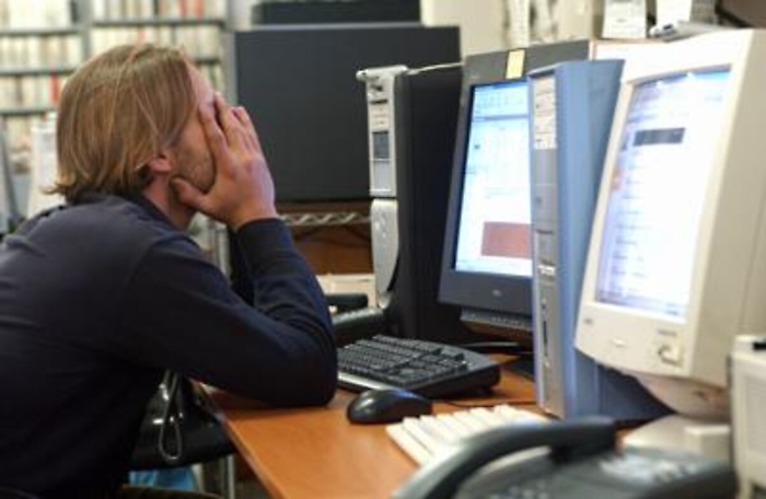 Sempre connessi con lavoro? Occhio a 'sindrome burnout'