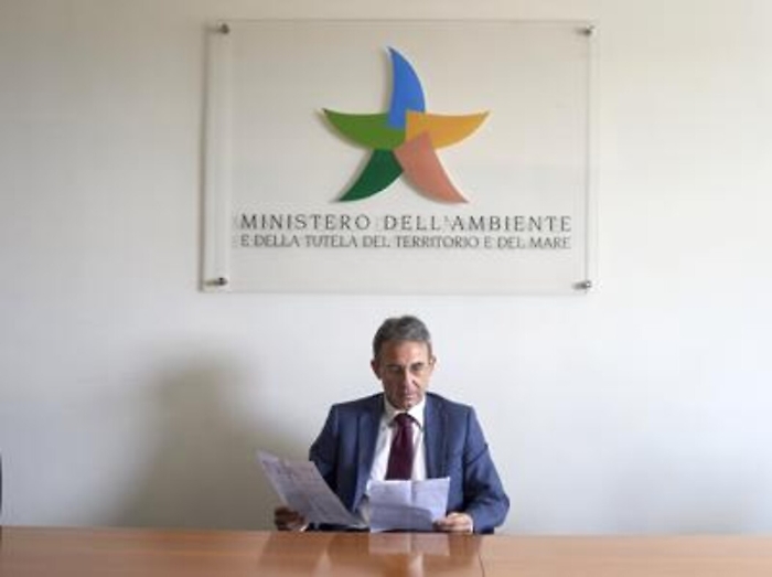 Il ministro Costa avvia iter per istituire l'Area marina protetta Capri