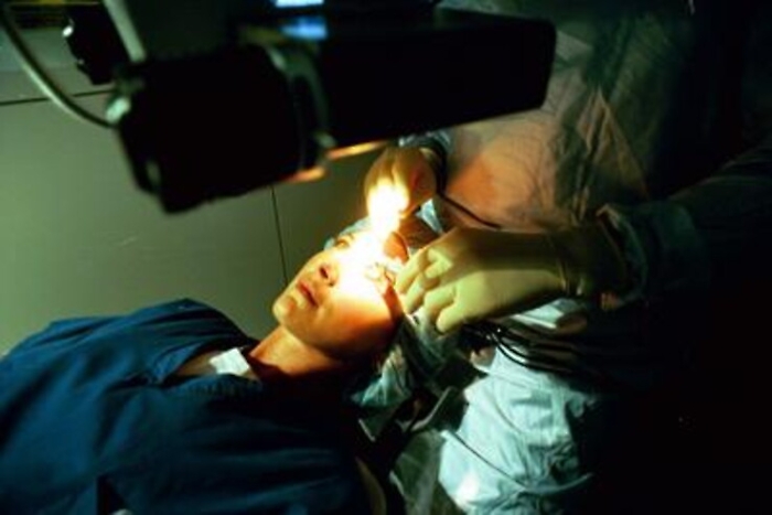 Medicina: cataratta intervento pi&ugrave; eseguito, operati 650 mila italiani l'anno