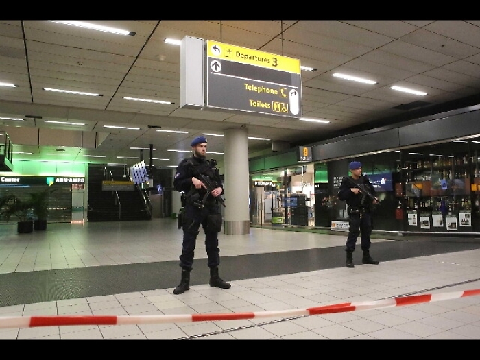 Olanda: allarme bomba subito rientrato