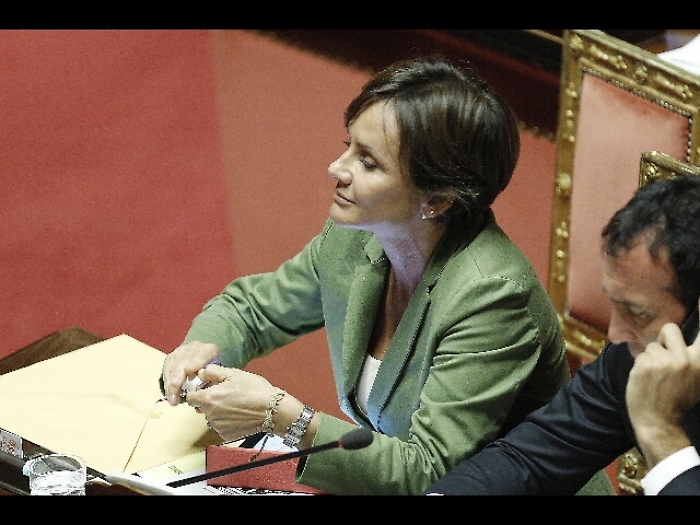 Corruzione: indagata Simona Vicari