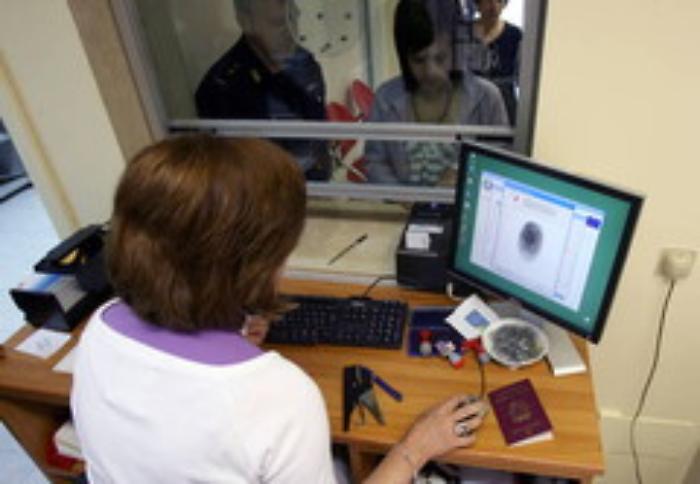 Carte di identit&agrave;, il sistema &egrave; ingolfato: tutto pieno fino a fine agosto