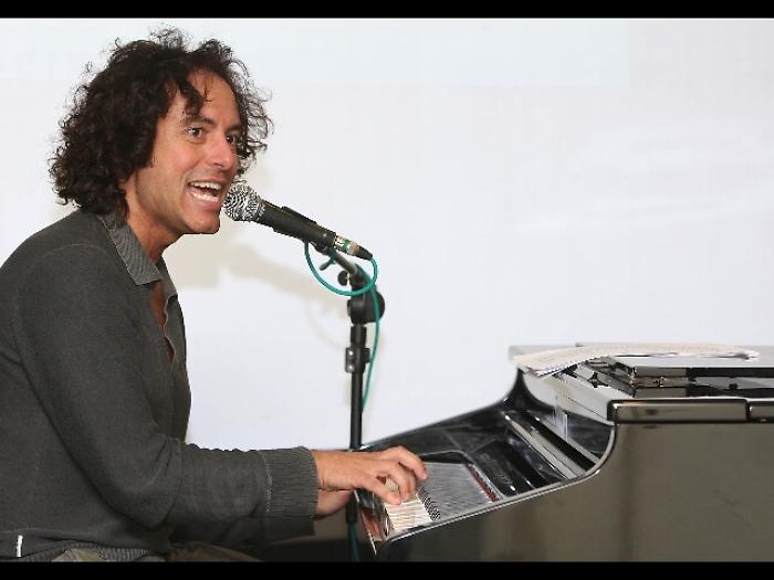 Il 'cantaviatore' Giaretta a Piano City