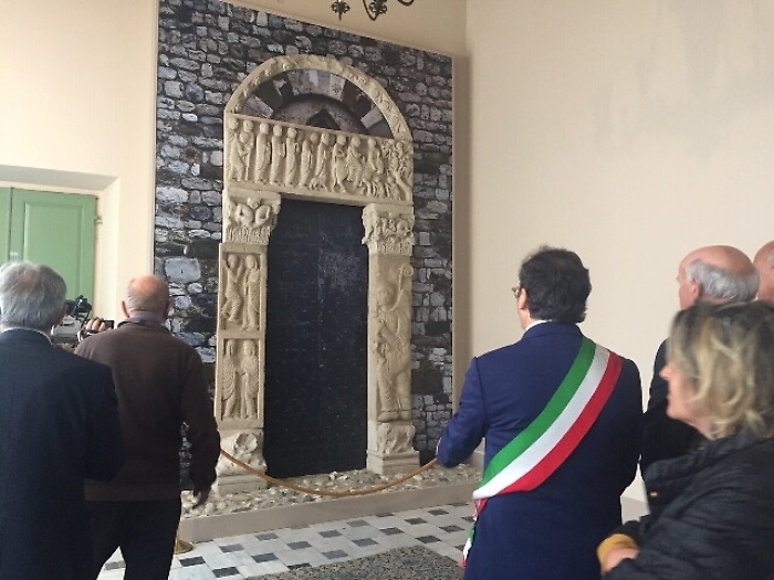 Inaugurato calco portale Biduino