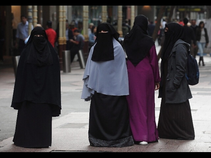 Cantone San Gallo approva divieto burqa