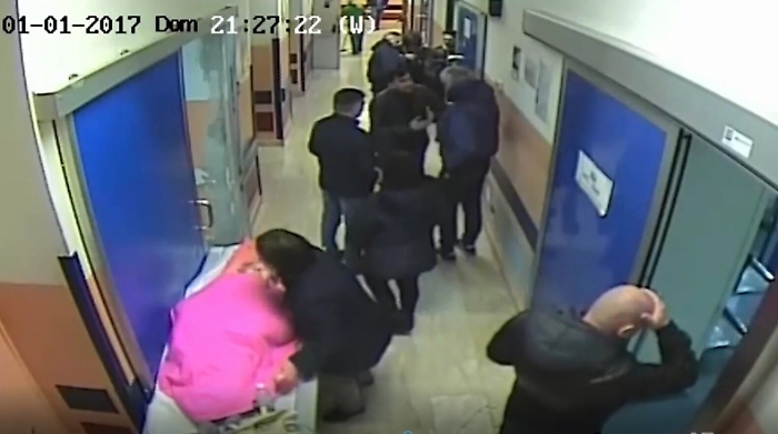 Catania, caccia ai nove aggressori dell'ospedale ripresi dalle telecamere