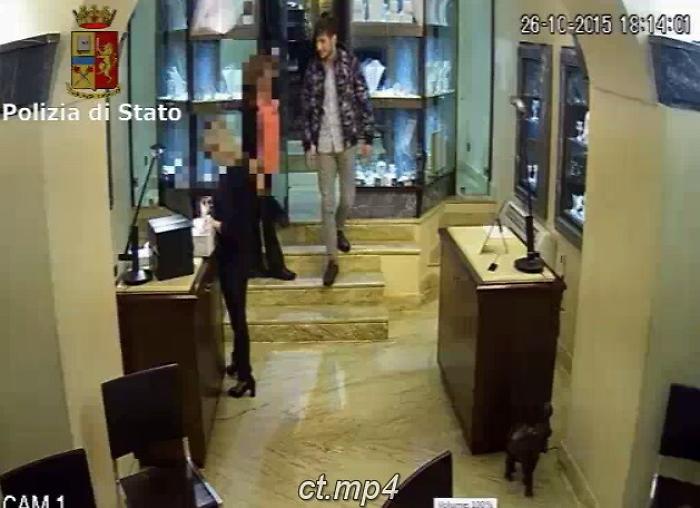 Catania, rapine, furti (e botte) ad anziani e gioiellerie: 11 arresti