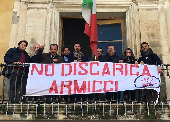 Lentini, proteste in Consiglio contro l'ipotesi di una nuova discarica