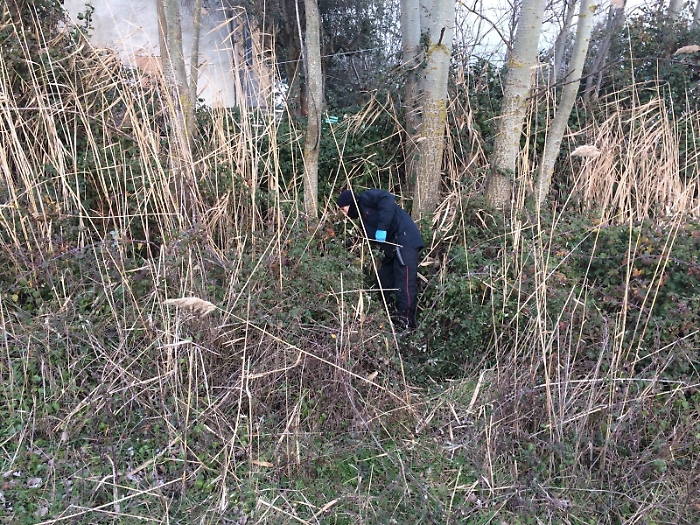 Prizzi, indagini su due omicidi degli anni Novanta, trovate armi e munizioni