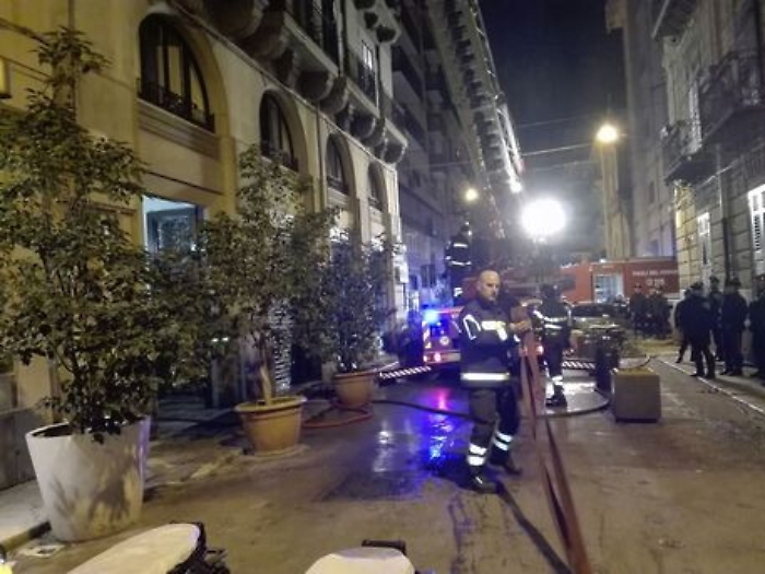 Palermo, corto circuito in appartamento: tre persone intossicate