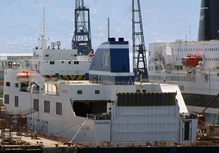 Principio incendio a bordo traghetto su rotta Catania-Napoli: dirottato a Messina