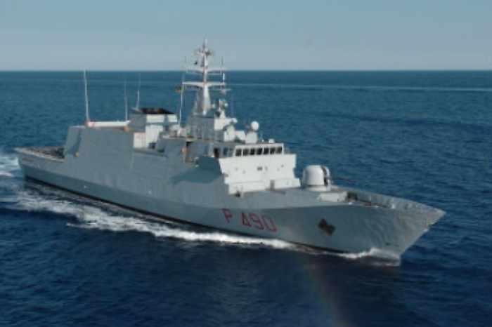 Barca a vela affonda, Marina salva due diportisti al largo di Marzamemi