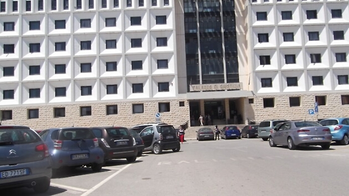 Siracusa, il Csm  potrebbe trasferire il procuratore e due pm