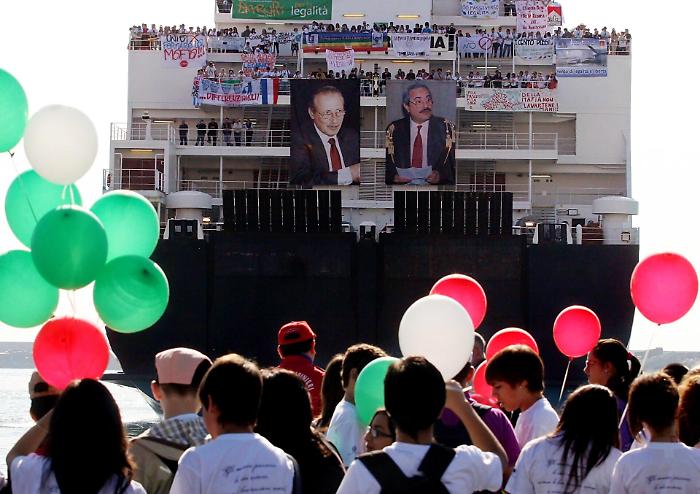 Falcone e Borsellino 25 anni dopo: 70.000 studenti a Palermo per non dimenticare