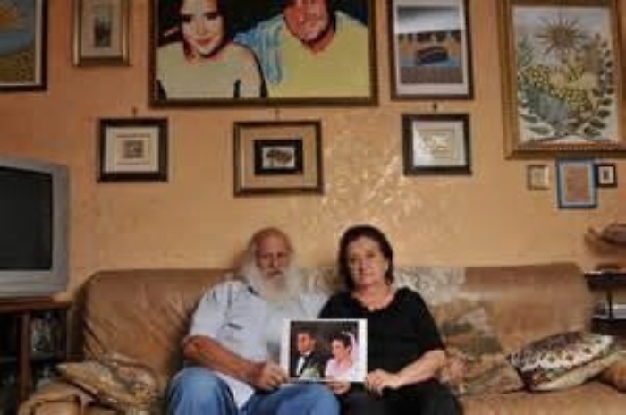 Il padre e la madre dell'agente ucciso Nino Agostino 