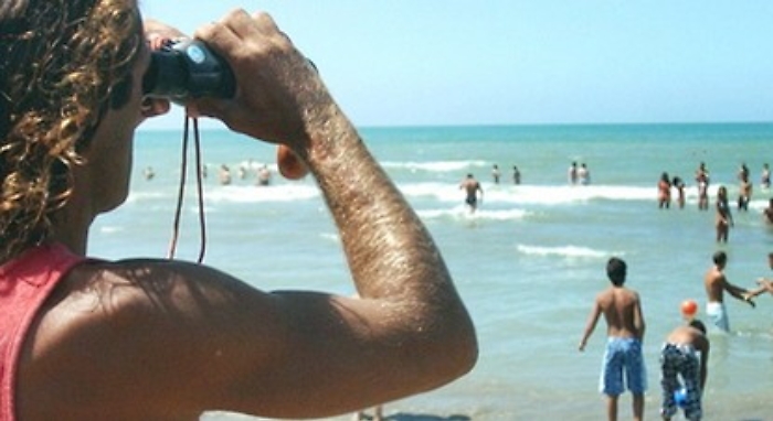 Avvistato uno squalo al largo di Messina: bagnanti allertati