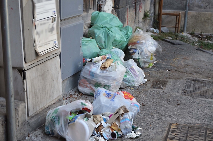 Raccolta differenziata in Sicilia, pugno duro con i sindaci inadempienti