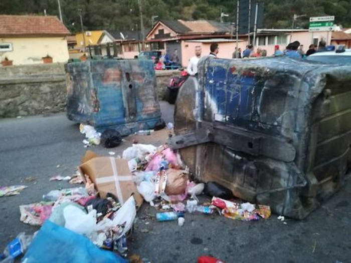 Protesta contro migranti, bloccata strada a Messina