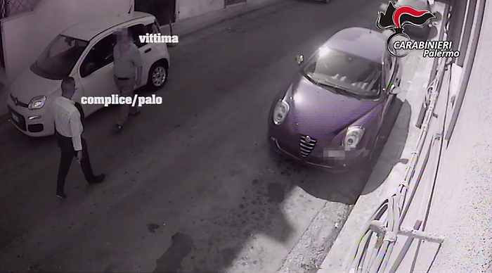 Palermo, &laquo;Comprati questi diamanti&raquo;, sgominata banda che truffava anziani