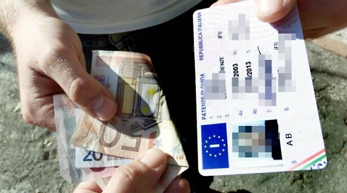 &ldquo;Patenti facili&rdquo; a Palermo,  funzionario della Motorizzazione si costituisce dopo la condanna in Cassazione: &laquo;Vado in carcere da innocente&raquo;