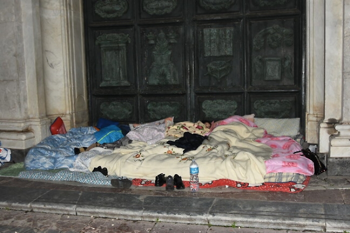 Protesta cattedrale, Caritas: &laquo;Non aiutiamo solo gli immigrati&raquo;