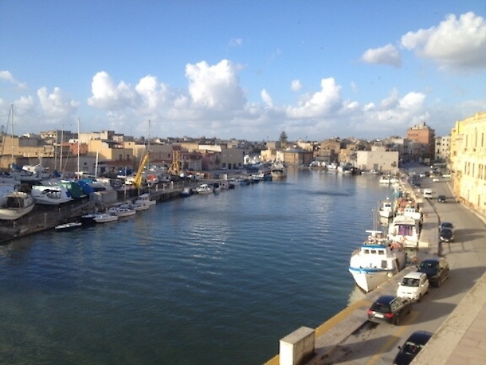 Mazara, cade tra gli scogli del porto, muore pescatore amatoriale