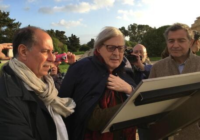 Sgarbi su tempio G Selinunte: &laquo;In sette mesi colonne in piedi&raquo;