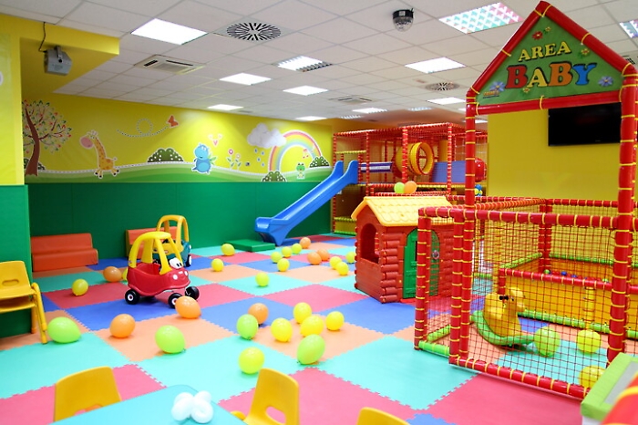 Siracusa, bimbo &ldquo;abbandonato&rdquo; in ludoteca e i gestori chiamano i carabinieri