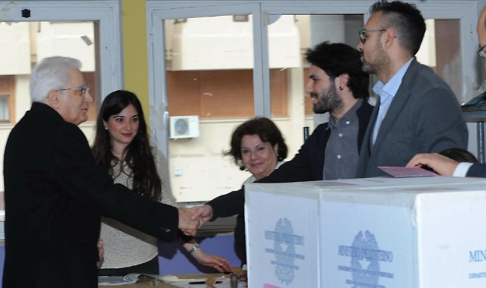 Elezioni politiche: caos e ritardi nel voto a Palermo, in Sicilia alle 12 l'affluenza pi&ugrave; bassa d'Italia