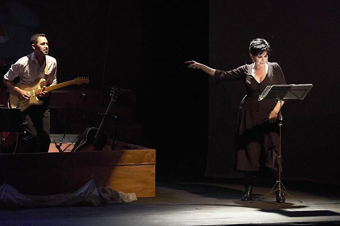 Mariangela D'Abbraccio a Enna tra De Filippo e Pino Daniele