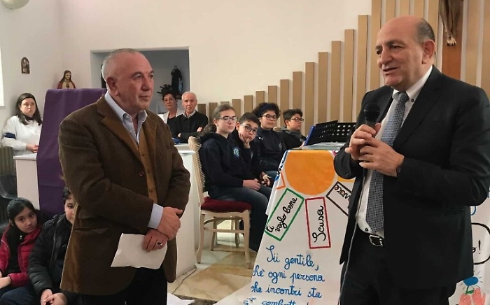 Taormina,  mecenate Antonio Presti porta arte e bellezza in corsia ospedale