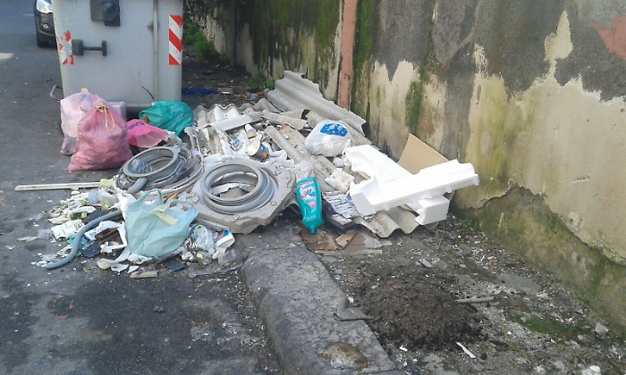 Catania, ecco come si fa l'indifferenziata a Picanello!