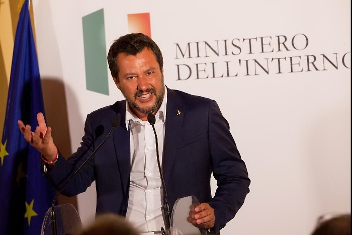 Salvini non arretra: &laquo;Io indagato? L'inchiesta sar&agrave; un boomerang per i pm di Agrigento&raquo;