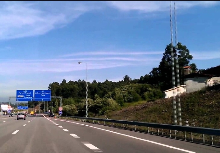 Palermo, auto in sosta su A29 per non pagare parcheggi aeroporto provocano incidente