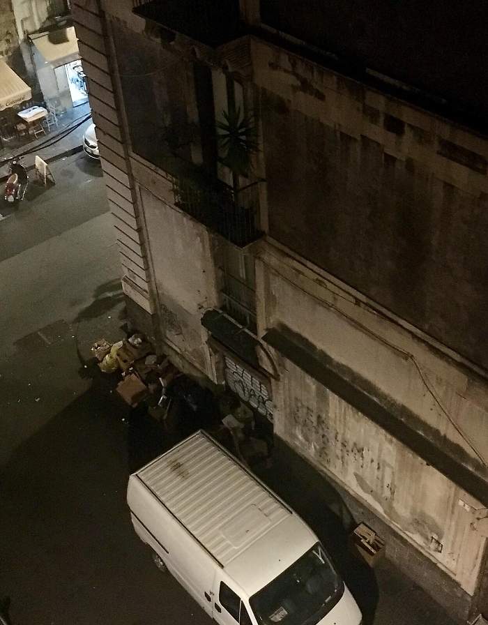 Catania, Via Gisira: cos&igrave; da giorni