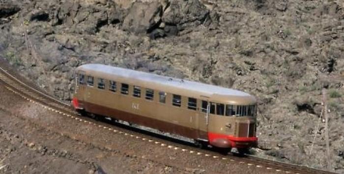 Patern&ograve;, rischia di morire 17enne investito da treno Circumetnea 