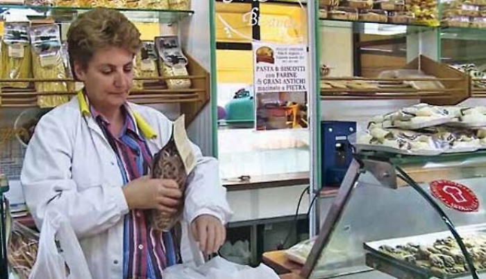 Impiantata a una donna siciliana la prima mano bionica che sente il tatto