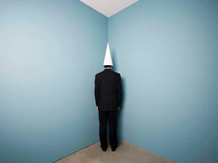 Gli assessori regionali tutti dietro la lavagna: 4 in pagella