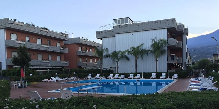 Svaligiavano case a Fondachello: arresto e denuncia per giovani ladri