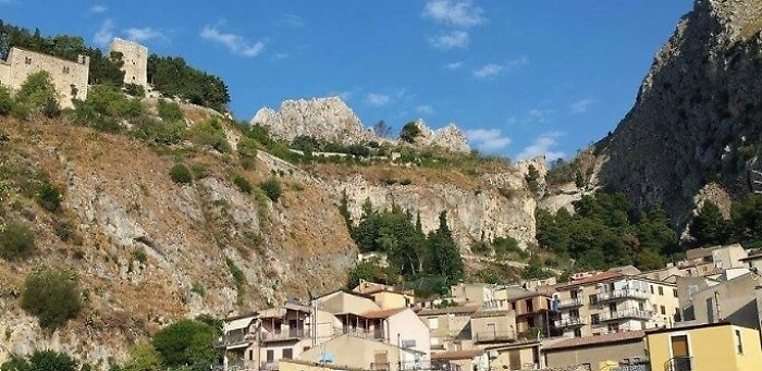 Frana Castronovo, botta e risposta Musumeci-Orlando su rimozione