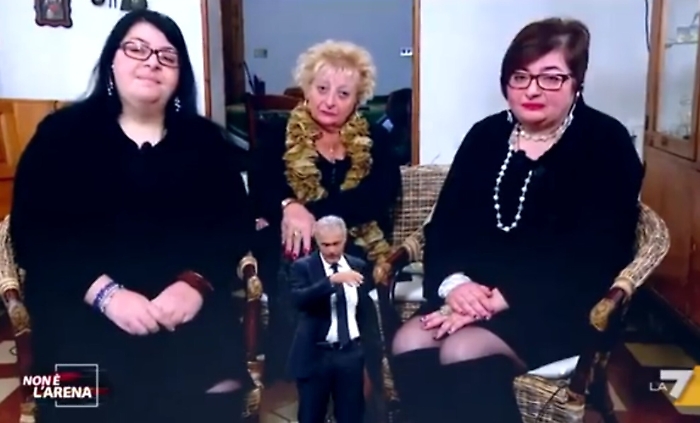 Sorelle Napoli, scarcerati i tre indagati per minacce e tentate estorsioni