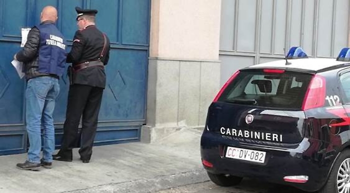 Sversava le acque reflue nel terreno. chiuso autolavaggio a Macchia di Giarre