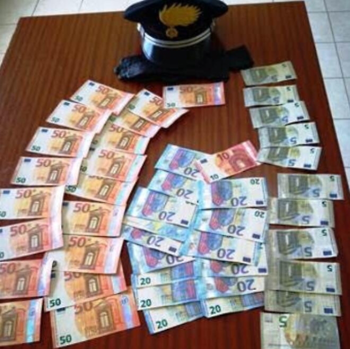 Vizzini, acquisti con banconote false: arrestata giovane coppia