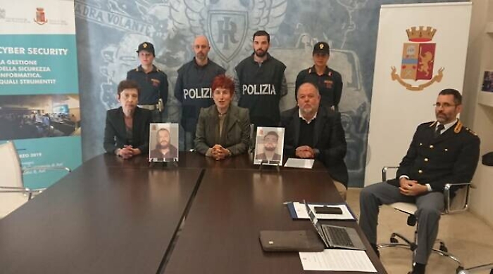 Rapinarono banca travestiti da vecchietti, arrestati due catanesi