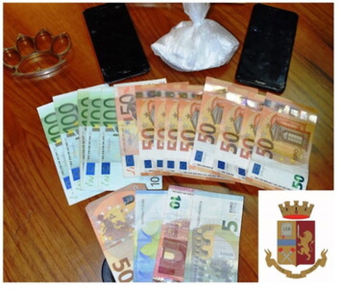 Pusher in trasferta a Niscemi:due arrestati ed un denunciato