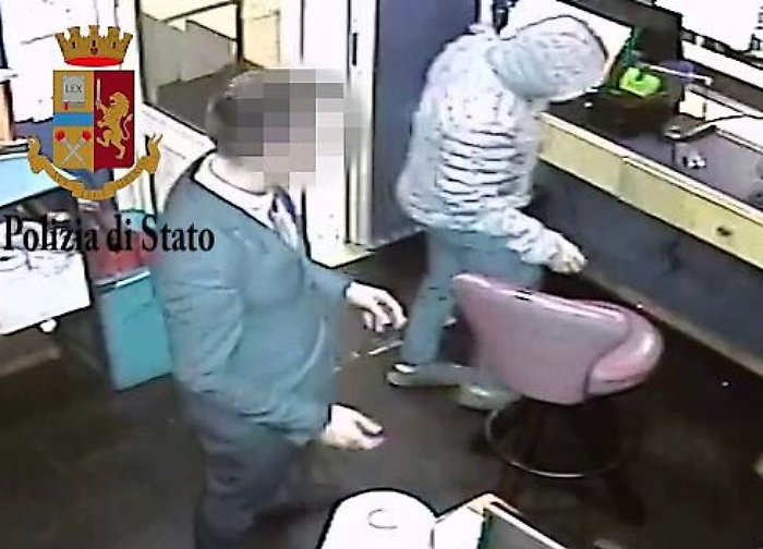 Palermo, assalto al "Bingo" con la complicit&agrave; del cassiere: arrestati